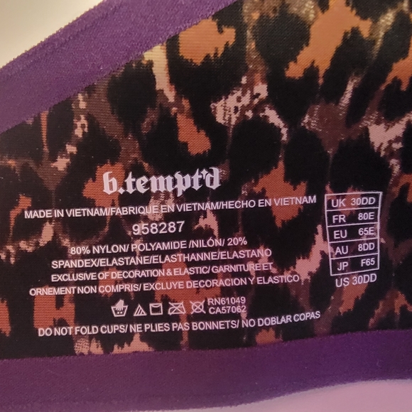 Wacoal BTemptd - BWowd Convertible Scalloped Push Up Bra - Picture 2 of 3